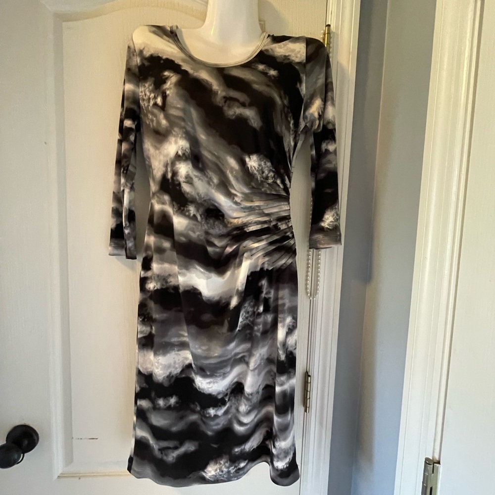 Size 4 by Calvin Klein Beautiful Black, white and gray marbled long-sleeve dress